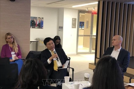 Phó Thủ tướng Thường trực Chính phủ Phạm Bình Minh tham dự và phát biểu với tư cách khách mời đặc biệt tại Hội nghị về Tác động của phát triển bền vững (SDI) (Ảnh: TTXVN)