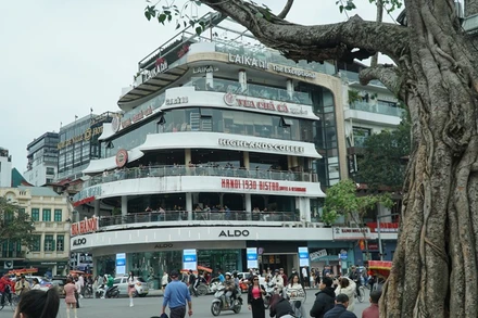 Hình ảnh tòa nhà Hàm cá mập