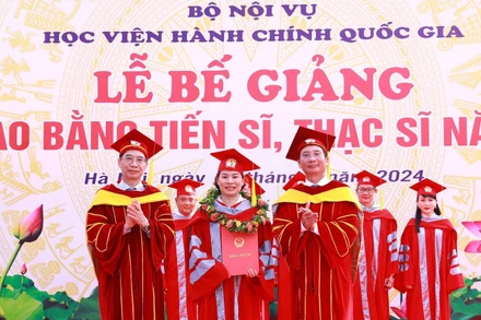 Học viện Hành chính Quốc gia trao bằng cho 17 Tiến sĩ Quản lý công