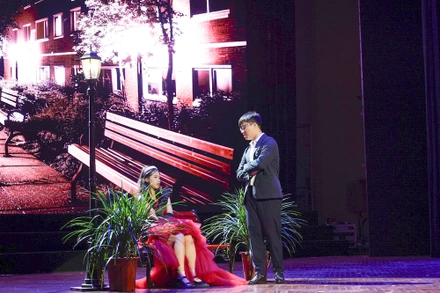 Học sinh chuyên Anh trình diễn nhạc kịch với những thông điệp thú vị về cuộc sống