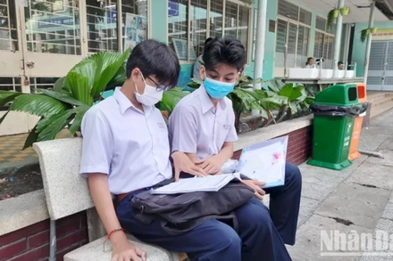 Thí sinh tại kỳ thi vào lớp 10 của Thành phố Hồ Chí Minh. (Ảnh: CAO TÂN)