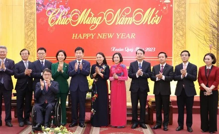 Quang cảnh buổi tiếp và làm việc với Đoàn đại biểu cấp cao Quốc hội Hàn Quốc tại Ninh Bình.