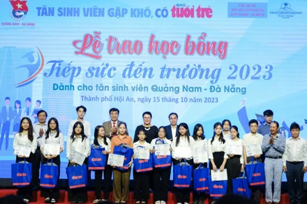 Lễ trao học bổng Tiếp sức đến trường 2023.