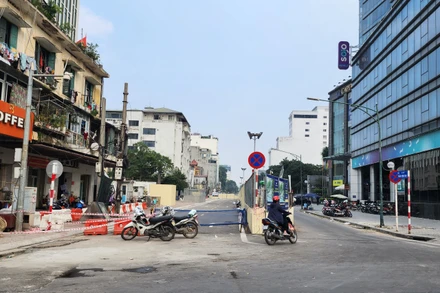 Khu vực thi công ga ngầm S12 trên đường Trần Hưng Đạo-Lê Duẩn.