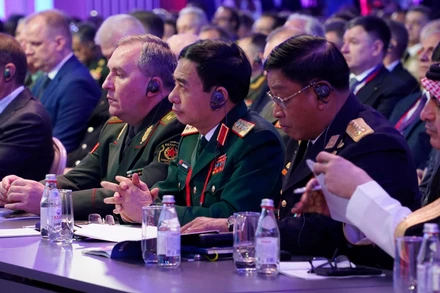 Bộ trưởng Quốc phòng Việt Nam Phan Văn Giang dự lễ khai mạc MCIS-11.