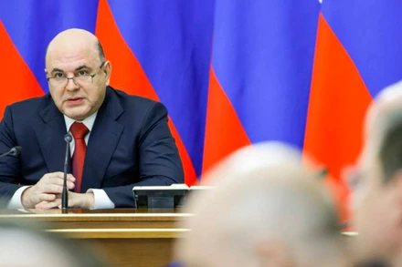 Thủ tướng Mikhail Mishustin điều hành một cuộc họp chính phủ. (Ảnh: TASS)