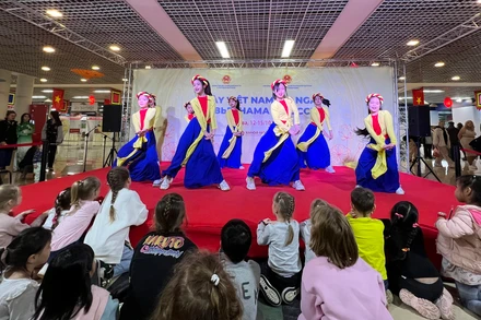 [Ảnh] Sôi động "Ngày Việt Nam tại Liên bang Nga"