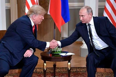 Tổng thống Nga Vladimir Putin (phải) và Tổng thống Mỹ Donald Trump. (Ảnh: KREMLIN.RU)