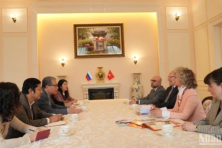 Cuộc tiếp diễn ra trong bầu không khí thân tình, cởi mở. (Ảnh: XUÂN HƯNG)