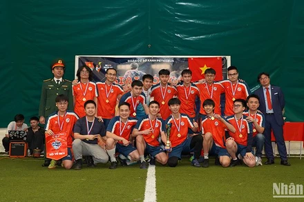 Đội “Leti-Y-Dược” giành chức vô địch. (Ảnh: Đoàn Cơ sở Saint Petersburg)