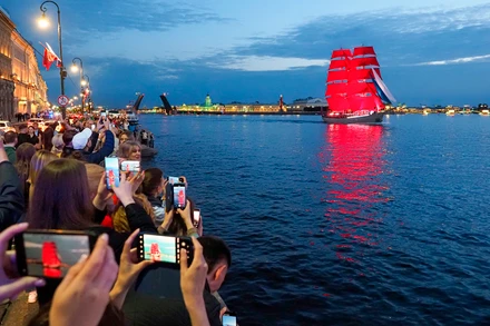 Đây là lễ hội được tổ chức hàng năm tại thành phố Saint Petersburg. (Ảnh: RIA Novosti)