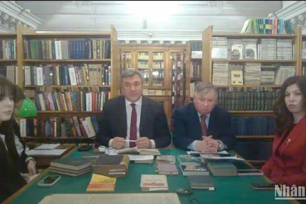 Phó Chủ tịch Ủy ban Đối ngoại Saint Petersburg Vyacheslav Kalganov điều hành hội nghị. 