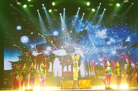 Tiết mục văn nghệ trong lễ khai mạc Diễn đàn. (Ảnh: Xuân Hưng)