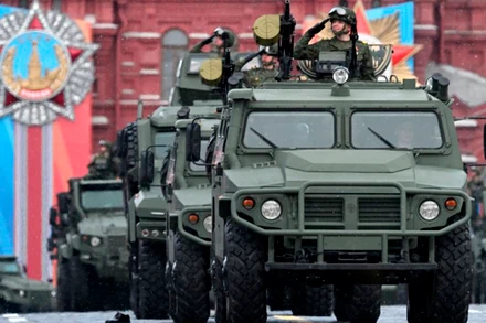 Phương tiện kỹ thuật quân sự tại lễ duyệt binh trên Quảng trường Đỏ ngày 9/5. (Ảnh: RIA Novosti)