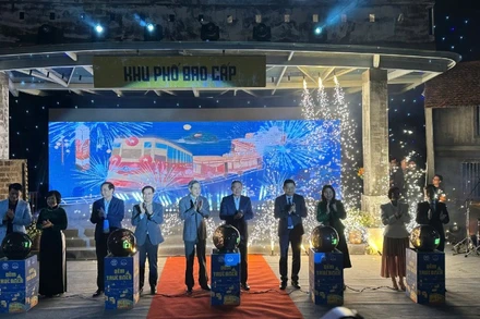 Các đại biểu khai mạc chuỗi hoạt động trong chương trình "Đêm Trúc Bạch".