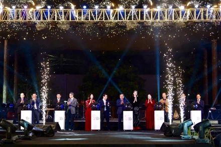 Các đại biểu khai mạc Lễ hội Thiết kế Sáng tạo Hà Nội 2023.