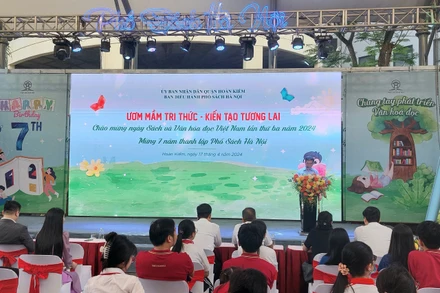 Khai mạc chuỗi sự kiện “Ươm mầm tri thức – Kiến tạo tương lai”.