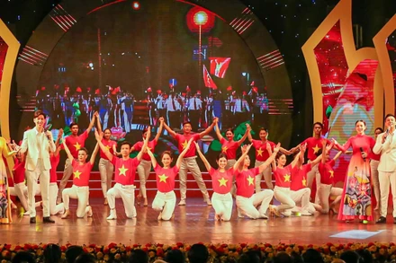 Hà Nội sẽ tổ chức nhiều buổi biểu diễn nghệ thuật mừng Đảng, mừng Xuân để phục vụ nhân dân. 