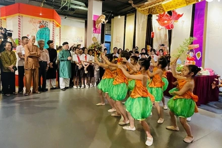 Không khí Tết Trung thu sẽ đến sớm tại khu phố cổ Hà Nội.