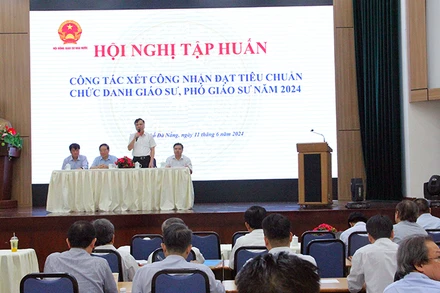 Hội nghị tập huấn công tác xét công nhận đạt tiêu chuẩn chức danh giáo sư, phó giáo sư năm 2024.