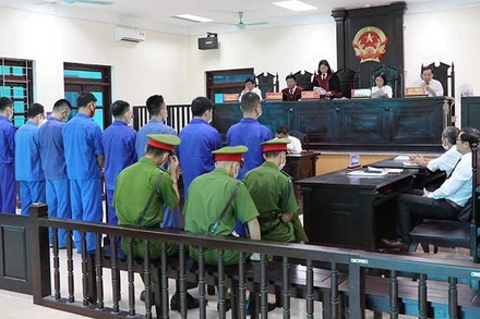 Toàn cảnh phiên tòa.