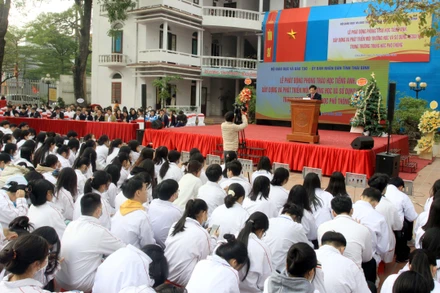 Quang cảnh lễ phát động.