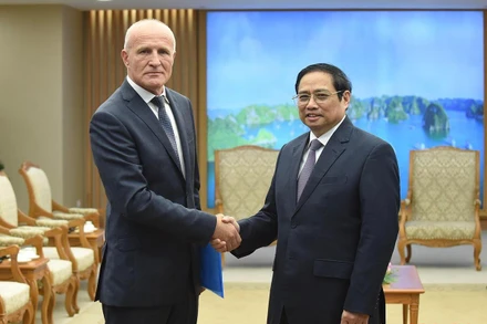 Hình ảnh Thủ tướng tiếp Đoàn các nhà khoa học, lãnh đạo Viện Nghiên cứu khoa học dược liệu và tinh dầu Liên bang Nga