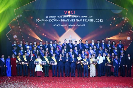 [Ảnh] Kỷ niệm Ngày Doanh nhân Việt Nam và tôn vinh Doanh nhân Việt Nam tiêu biểu 2022