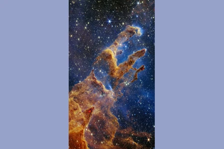 Các Trụ cột của Sự sáng tạo được đặt trong kính vạn hoa màu trong chế độ xem ánh sáng cận hồng ngoại của Kính viễn vọng Không gian James Webb của NASA. Các cột trụ trông giống như những mái vòm và những ngọn tháp nhô lên từ một cảnh quan sa mạc, nhưng chứa đầy khí và bụi bán trong suốt, và luôn thay đổi. Đây là khu vực nơi các ngôi sao trẻ đang hình thành - hoặc hầu như không bung ra khỏi kén bụi của chúng khi chúng tiếp tục hình thành. (Ảnh: nasa.gov)