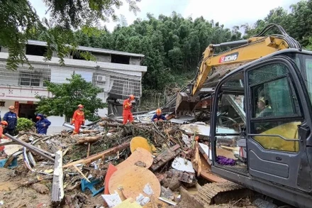 Hiện trường một vụ lở đất tại Trung Quốc. (Ảnh: THX/TTXVN)