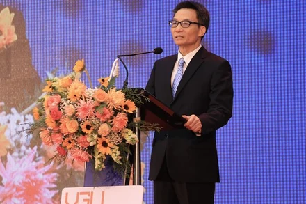 Phó Thủ tướng Chính phủ Vũ Đức Đam phát biểu ý kiến tại buổi lễ.