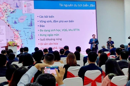 Quang cảnh hội thảo Phát triển Du lịch biển đảo Việt Nam - Thời cơ, thách thức và giải pháp.