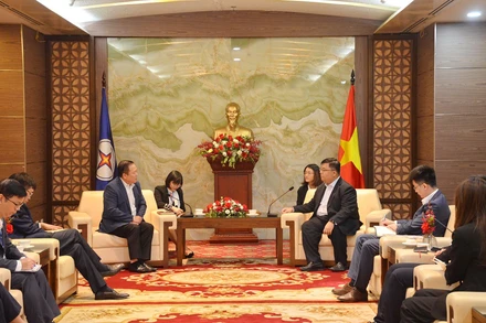 Chủ tịch Ủy ban Quản lý vốn Nhà nước tại doanh nghiệp Nguyễn Hoàng Anh làm việc với Tổng thầu MCC cuối năm 2022. (Ảnh: PHƯƠNG HÀ)