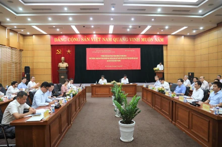 Quang cảnh buổi làm việc.