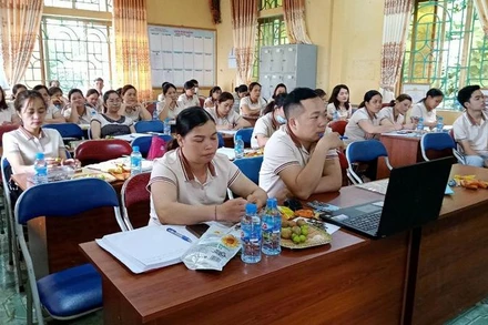 Năm học 2022-2023, Trường Phổ thông dân tộc bán trú Tiểu học và Trung học cơ sở xã Phan Thanh, huyện Bảo Lạc, tỉnh Cao Bằng vẫn chưa có giáo viên dạy môn tin học. (Ảnh: Đội ngũ giáo viên nhà trường)