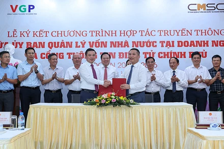 Lễ ký kết Chương trình hợp tác truyền thông giữa Cổng Thông tin điện tử Chính phủ và Ủy ban Quản lý vốn nhà nước tại doanh nghiệp.