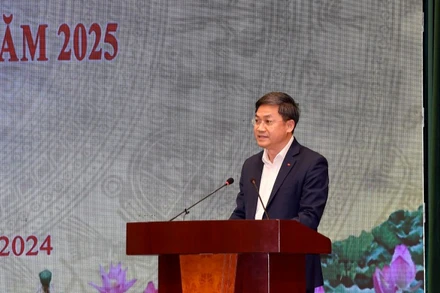 Ông Hà Minh Hải, Phó Chủ tịch UBND TP Hà Nội phát biểu tham luận tại hội nghị. Ảnh: mof.gov.vn