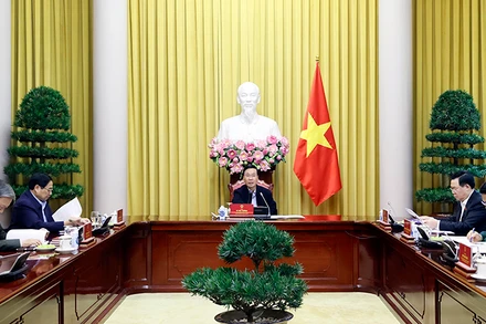 Chủ tịch nước Võ Văn Thưởng chủ trì Phiên họp thứ tư Hội đồng Quốc phòng và An ninh nhiệm kỳ 2021-2026. (Ảnh: TTXVN) 