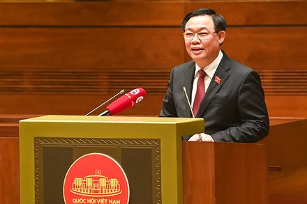 Chủ tịch Quốc hội Vương Đình Huệ phát biểu động viên, chia sẻ và chỉ đạo tại buổi gặp mặt. (Ảnh: DUY LINH)