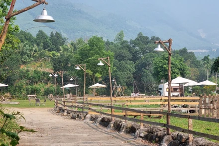 Bên trong khu du lịch Dreamer In The Forest (khu vực suối Lương).