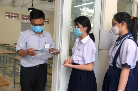 Các thí sinh thi vào lớp 10 công lập năm học 2022-2023.