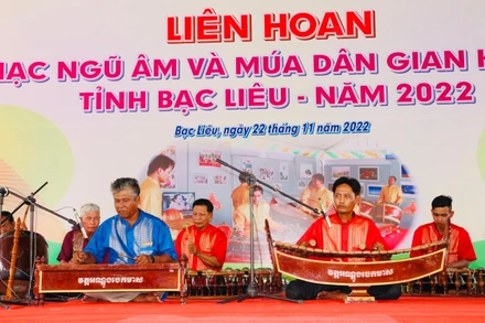 Một tiết mục biểu diễn nhạc Ngũ âm của đồng bào Khmer ở Bạc Liêu.