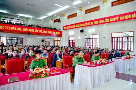 Quang cảnh hội nghị.