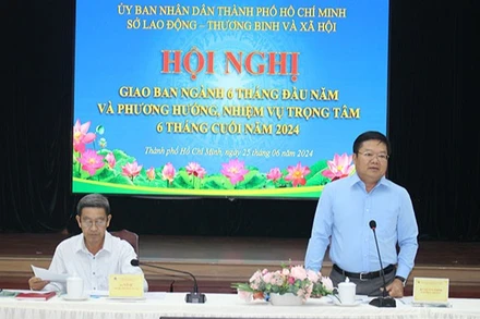Đồng chí Lê Văn Thinh, Bí thư Đảng ủy - Giám đốc Sở Lao động-Thương binh và Xã hội Thành phố Hồ Chí Minh phát biểu tại hội nghị. Ảnh: molisa.gov.vn