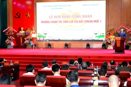Lễ đón nhận Bằng công nhận đạt chuẩn mức độ 1 tại Trường Chính trị tỉnh Lào Cai.