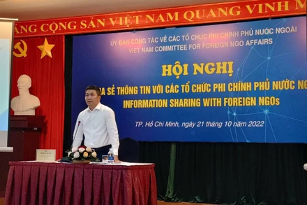 Ông Phan Anh Sơn, Phó Chủ tịch, Tổng Thư ký Liên hiệp các tổ chức hữu nghị Việt Nam phát biểu tại Hội nghị.