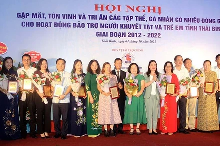 Vinh danh 55 tập thể, cá nhân có nhiều đóng góp cho hoạt động bảo trợ người khuyết tật và trẻ em có hoàn cảnh khó khăn tỉnh Thái Bình.