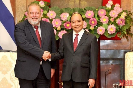 Chủ tịch nước Nguyễn Xuân Phúc tiếp Thủ tướng Cộng hòa Cuba Manuel Marrero Cruz. (Ảnh: ĐĂNG KHOA)