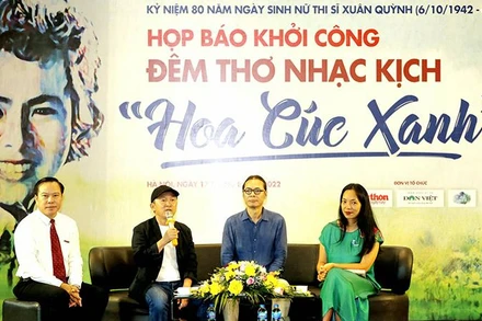 Đại diện Ban tổ chức và ekip sáng tạo chia sẻ về chương trình.