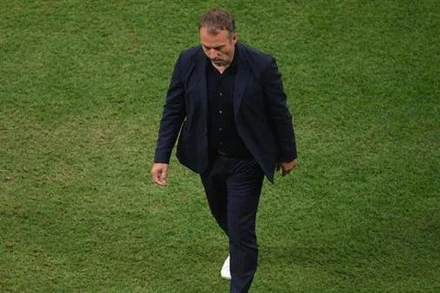 Huấn luyện viên Hansi Flick sau trận đấu giữa đội tuyển Đức và Costa Rica ở Doha, Qatar. (Ảnh: AFP/TTXVN)